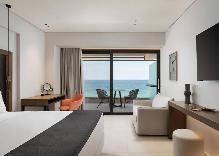 Hotel Avant Blue Boutique 4*