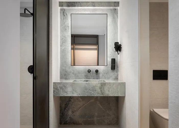 Hotel Avant Blue Boutique 4*